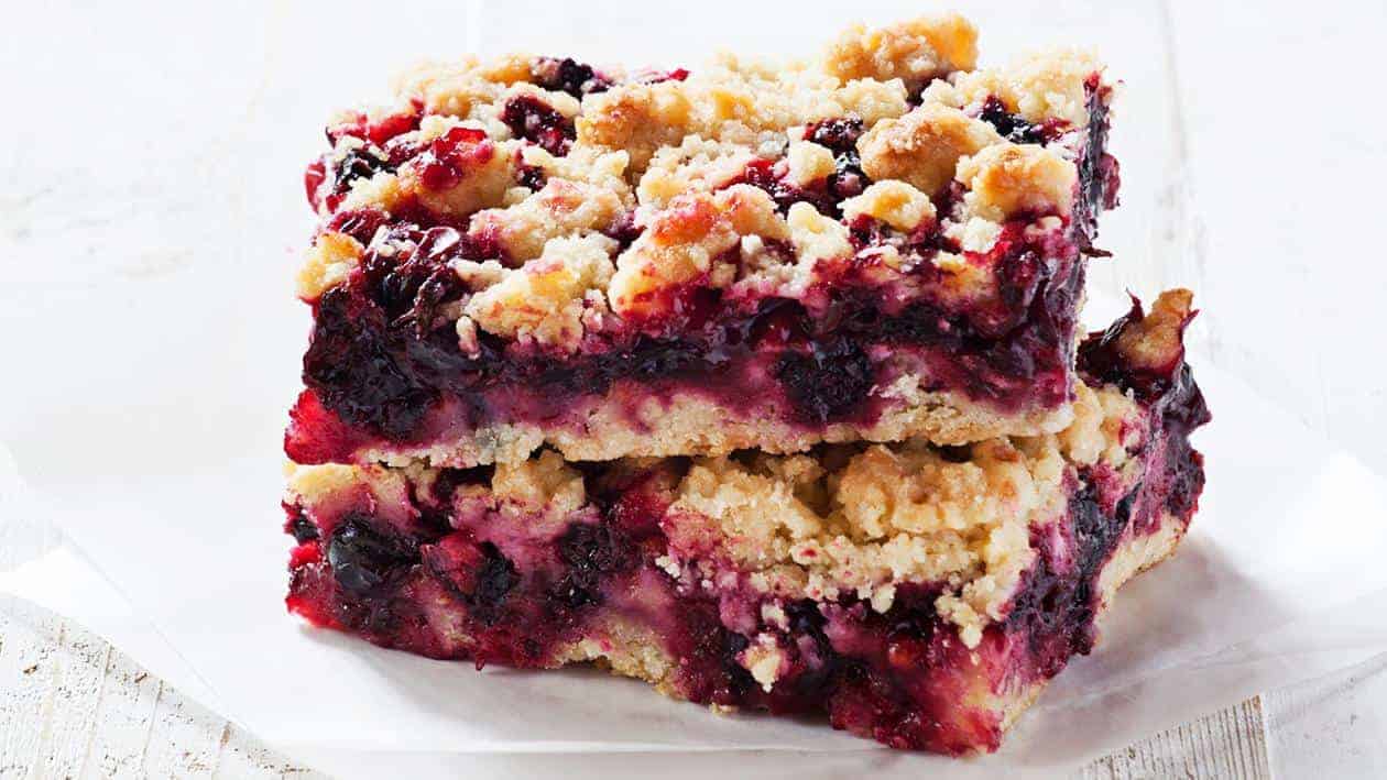 blackberry-and-apple-flapjack-crumble